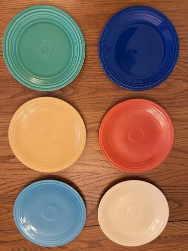 Vintage Fiestaware - Set of six 9" dinner plates in the original 6 colors