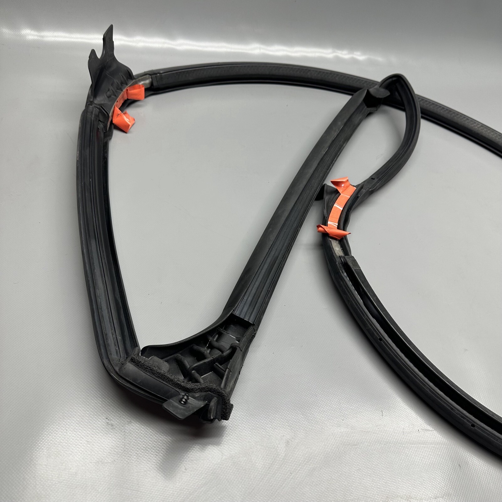 MASERATI DOOR OPENING FRONT GASKET OEM 670172827