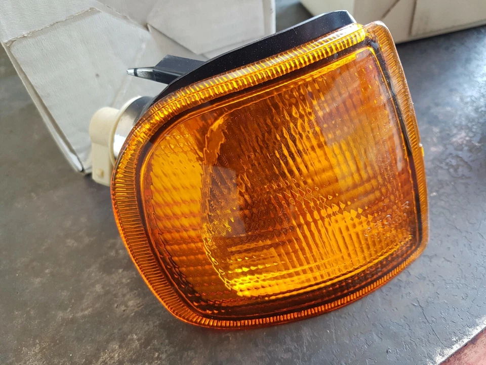 SEAT IBIZA II CORDOBA I Freccia fanale Anteriore destra GECAR spina arancione - Immagine 2 di 4