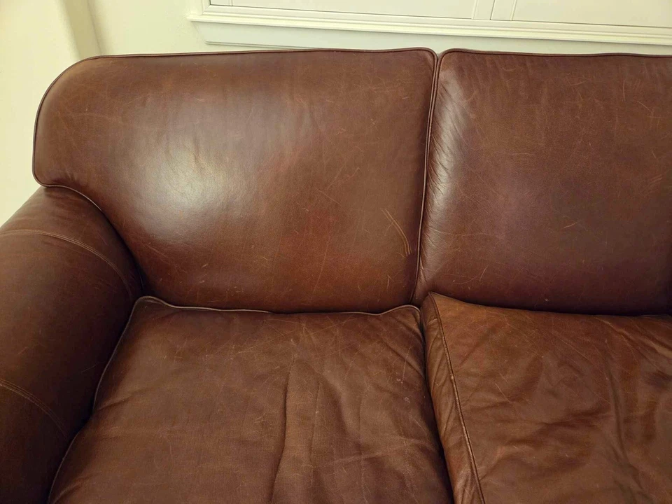 Sofá Ralph Lauren Inglés Brazo Enrollado Cuero Marrón con Cojines de Asiento de Plumón Foto 3 de 4