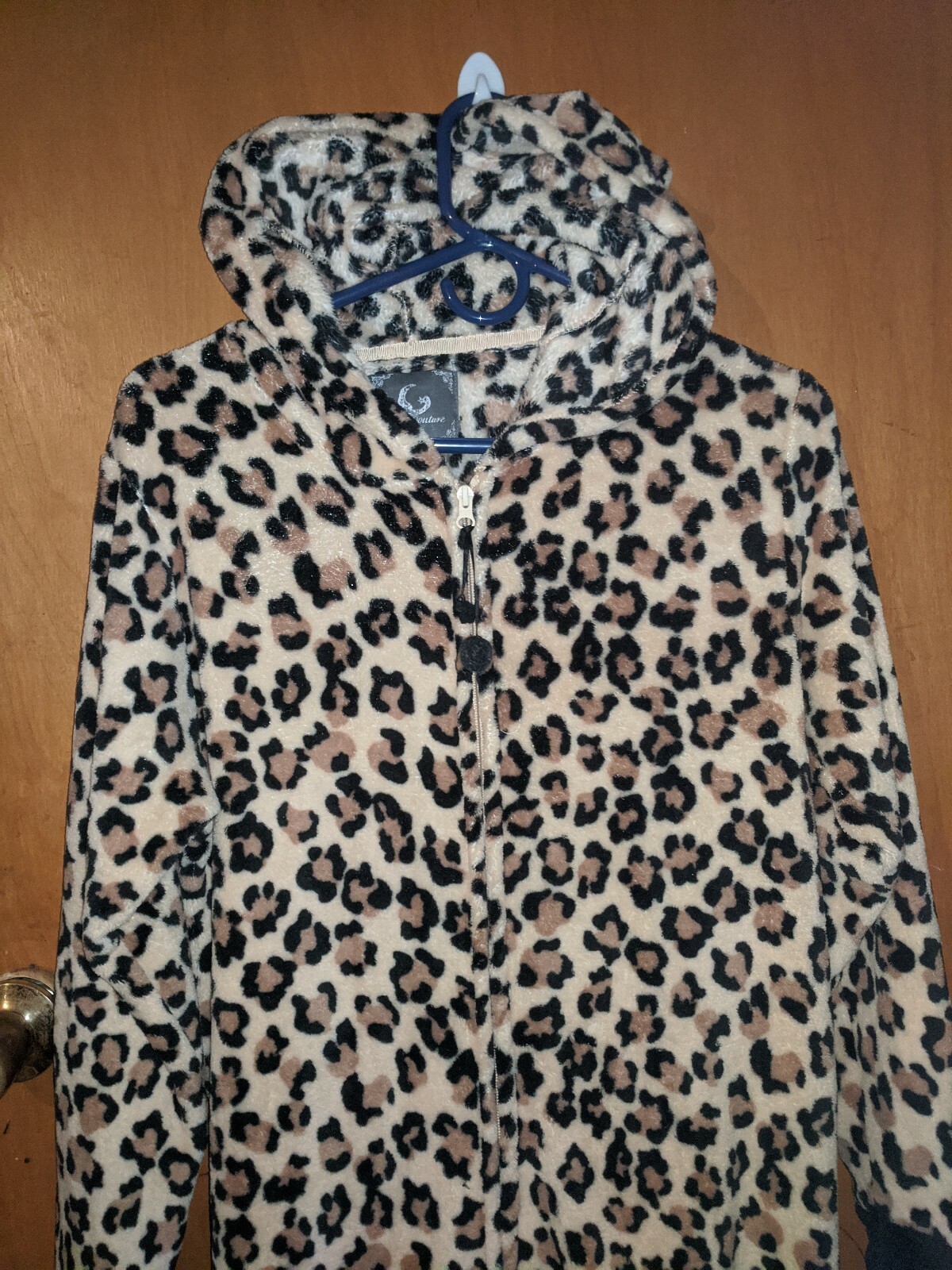 Cheetah one piece zip up pajamas Large Gem