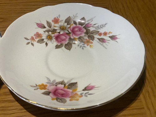 royal stuart bone china trio.tea cup saucer and cake plate set - Picture 16 of 20