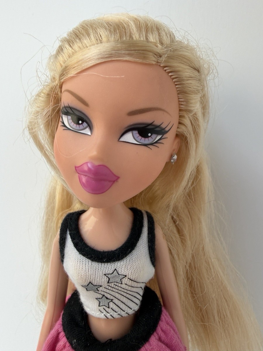 HTF Bratz Play Sportz RC x-treme Skateboarding Cloe Doll Pink