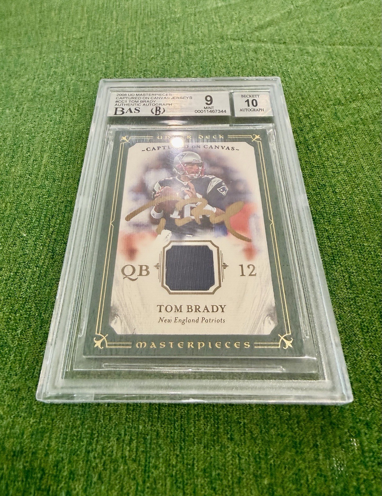 Rare 2008 Upper Deck Masterpieces Canvas Jersey Patch Auto 10 Tom Brady BGS 9 view 3