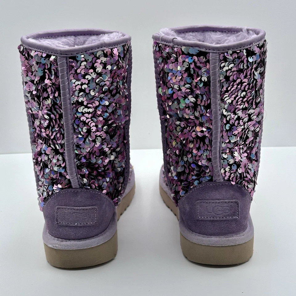 Botas UGG Clásicas Cortas Lentejuelas Estelares Talla 5 Púrpura Lila Escarcha Originalmente $190 Foto 3 de 4