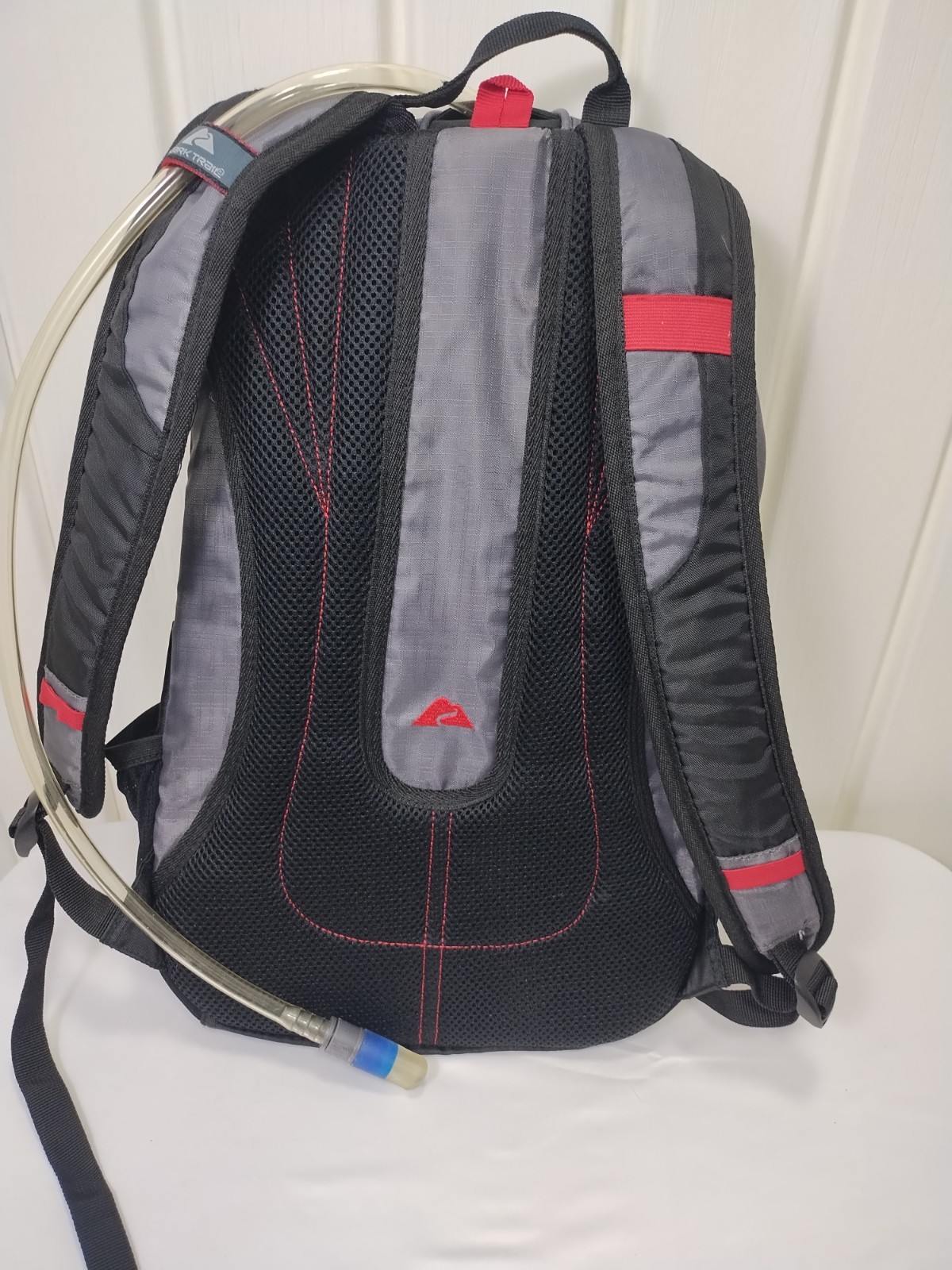 Ozark Trail Hydration Backpack 2L / 64oz. Outdoor Hiking Equipment Blue Hiking 