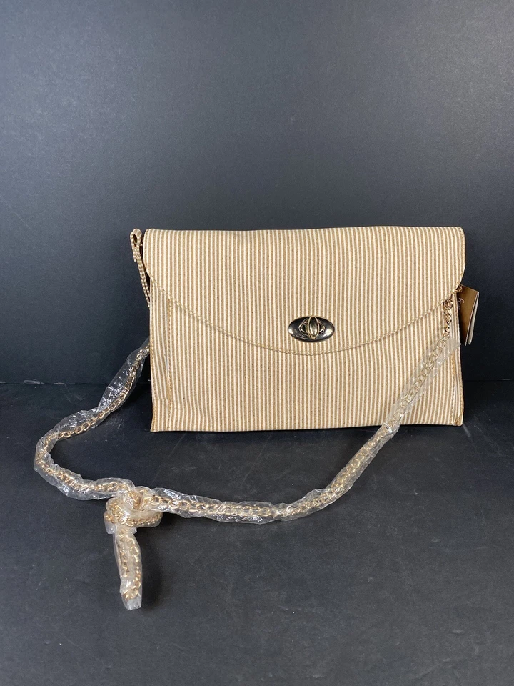 Cartera de verano con patrón de rayas de corcho Foto 3 de 4