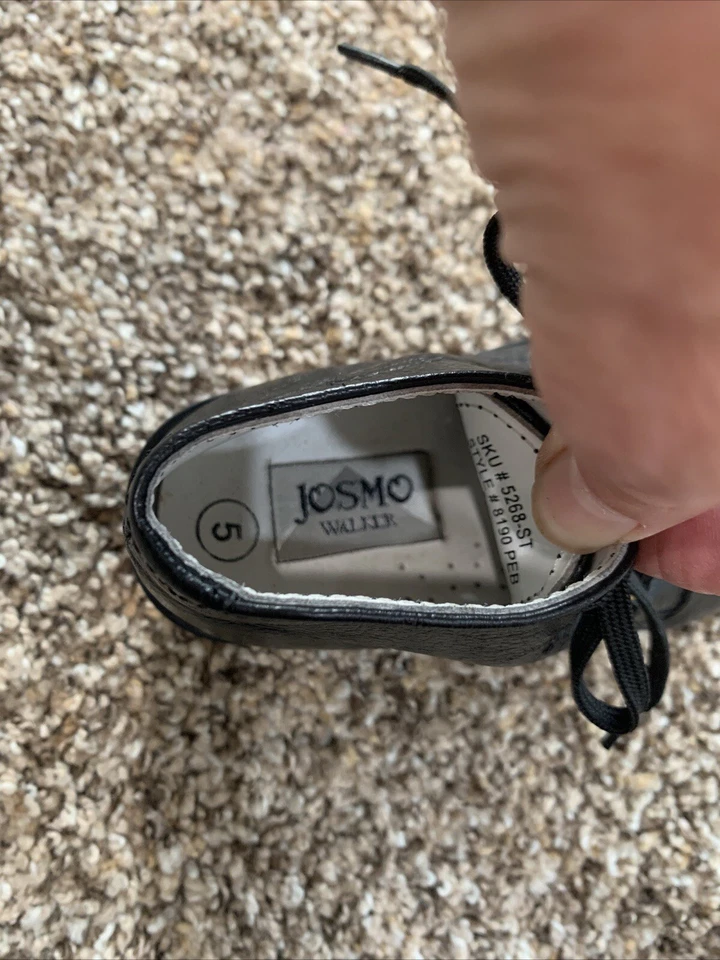 Zapato Josmo Essential Walker (bebé/niño pequeño) negro talla 5, buen estado usado Foto 3 de 4