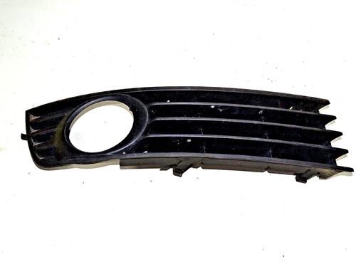 Audi A4 8E Stoßstange Nebelscheinwerfer Gitter Blende rechts 8E0807682A