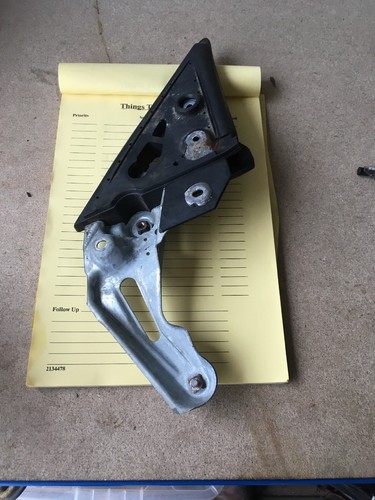 FOR SUBARU FORESTER SG 2003-2008 PASSENGER DOOR MIRROR GUSSET BRACKET NSF - Picture 4 of 6