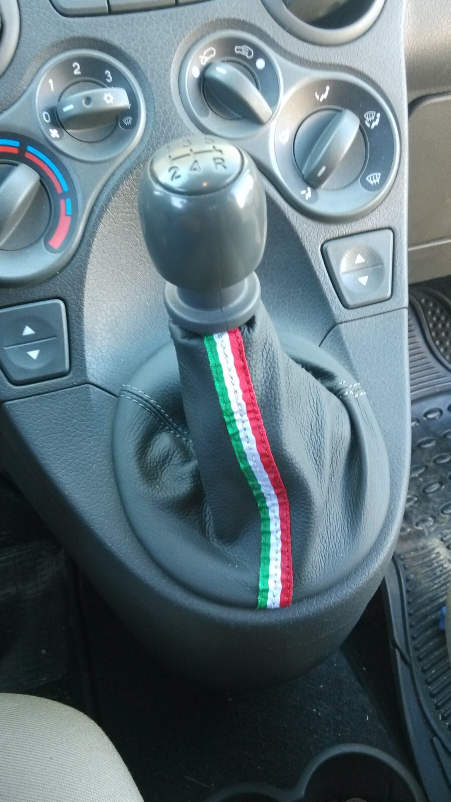 Housse De Levier De Vitesses En Cuir Véritable Anthracite - Compatible Fiat Panda 319 (2011-2021) - Artisanal Italie - 5
