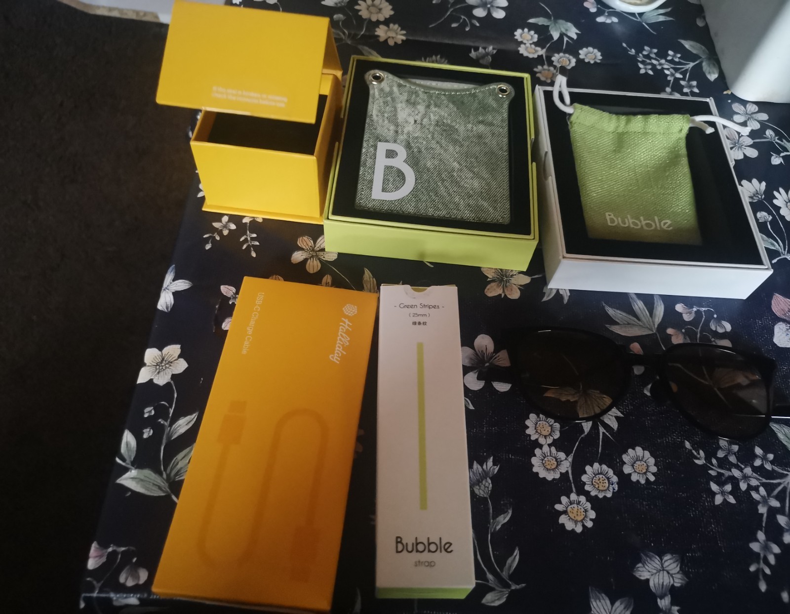 Smart Brille Halliday with smart ring