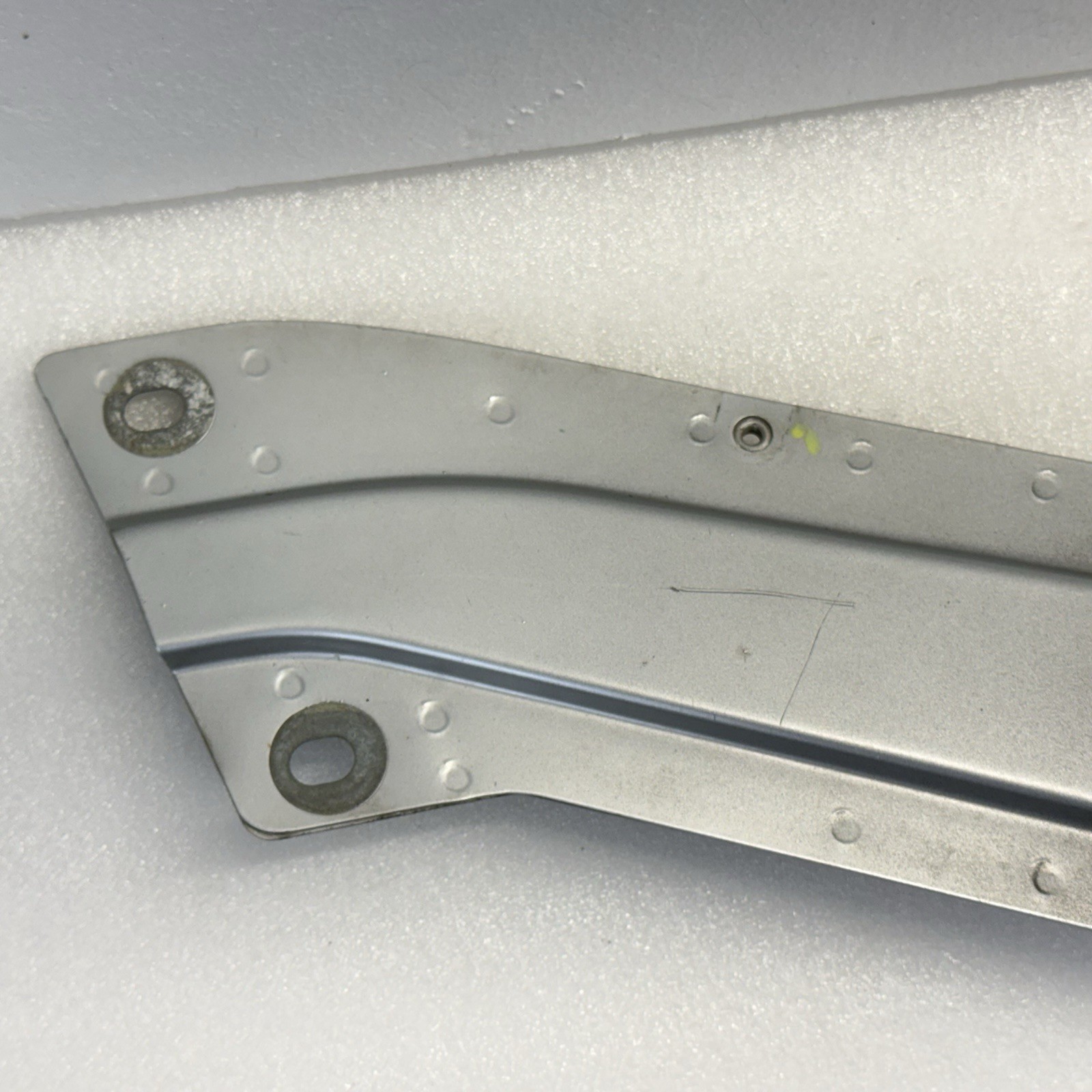 03-13 Maserati Quattroporte M139 Front Upper Radiator Support Bracket OEM