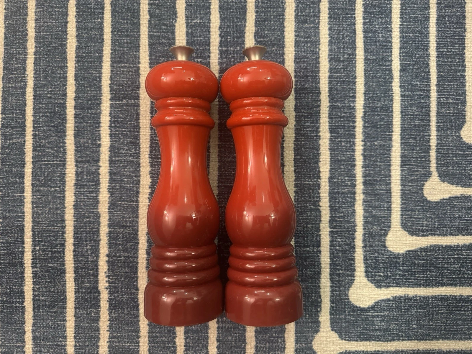Le Creuset Classic Salt and Pepper Mill Shaker Set - Cerise (Red)
Opens in a new window or tab