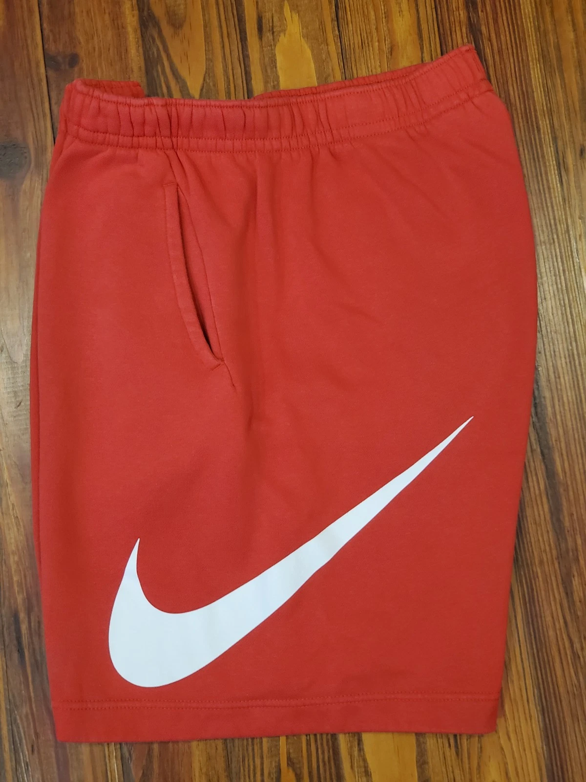 Nike Club Fleece Shorts Big Swoosh University Red Men's Size Large BV2721-658