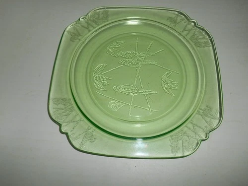 Lovely Federal Parrot Green Uranium depression glass 9" Dinner Plate