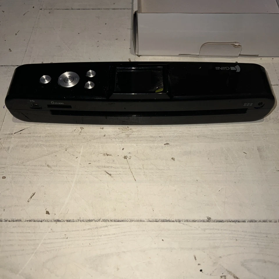 GiiNii NuLife Photo Scanner 2.4 Inch LCD Screen Full Size Scanner Scan To JPEG - Image 3 of 4