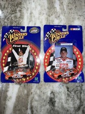 NASCAR #20 Tony Stewart Winners Circle 1:64 Diecast /Trading Card Home Depot (2)