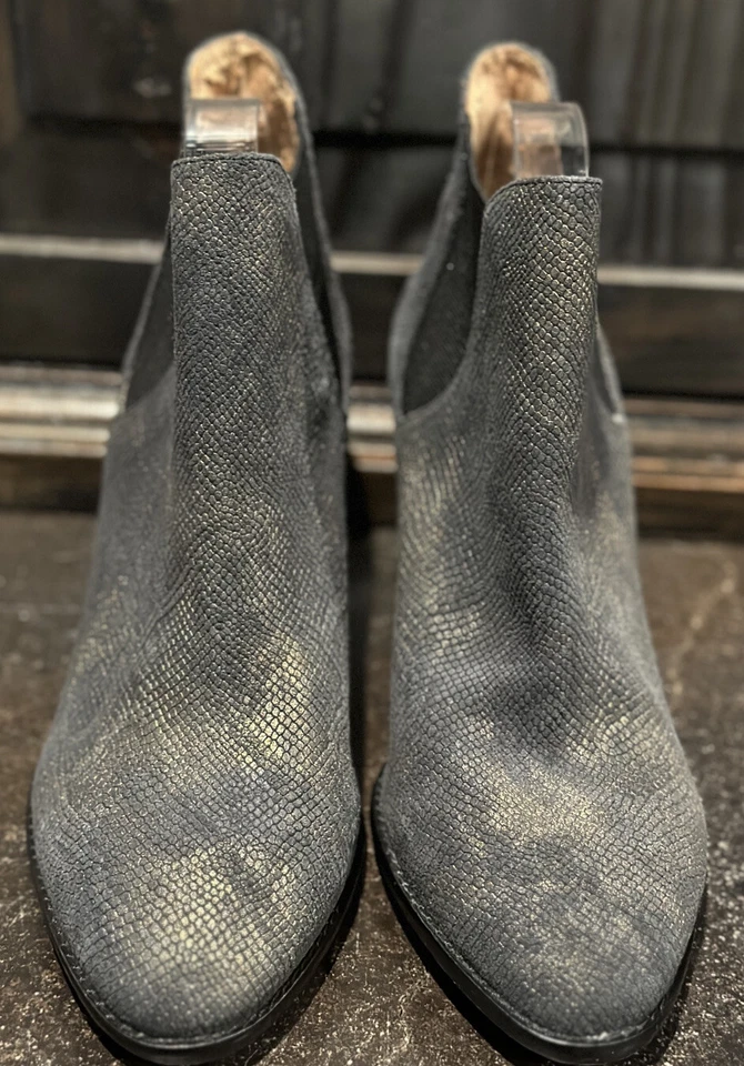 G.I.L.I. gold metallic leather ankle heeled boots booties, sz 11, GUC - Image 3 of 4