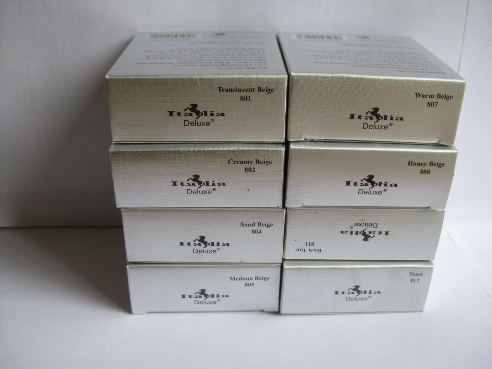 ITALIA DELUXE TWO WAY MATTE PRESSED POWDER FOUNDATION SPF 8 OIL FREE