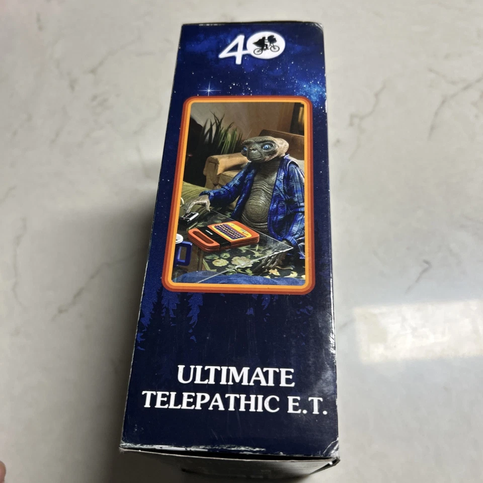 NECA E.T. Ultimate Telepathic E.T. Figura 40 Aniversario - Caja Nueva Desgaste  Foto 4 de 4