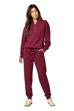 Softies NWT Athleisure DreamTech 1/4 Zip Jogger Set NEW Size Small Cherry Cola