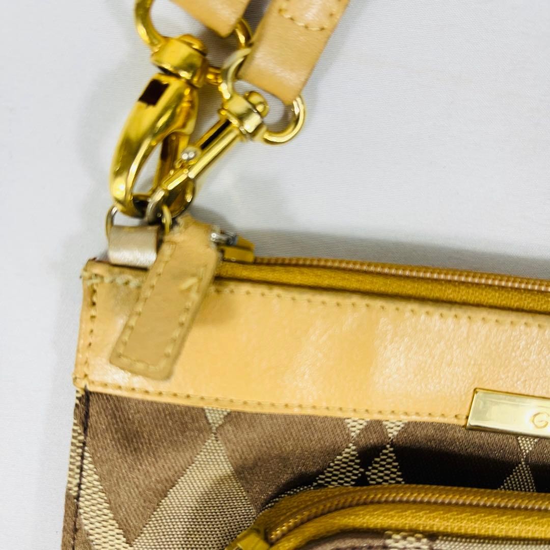 GIVENCHY Diamond Pattern Shoulder Smartphone Bag … - image 8