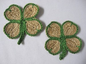 VTG SET OF 2 CROCHET TWO TONE SHAMROCKS 4 LEAF CLOVER 3 ¼” DIAMETER