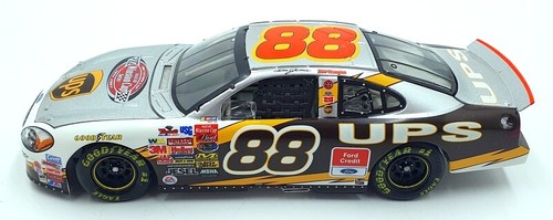 Action 1/24 Scale 105253 2003 Ford Taurus #88 UPS The Victory Lap Dale Jarrett - Picture 3 of 5