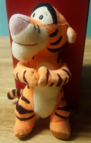 Disney Tigger 6.5" Plush Rattler Hugger Soft Toy Figure 1995 Clasping WTP - Picture 3 of 8
