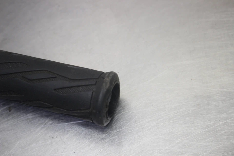 13-19 2013 Suzuki GSXR 750 Throttle Tube Foto 4 de 4