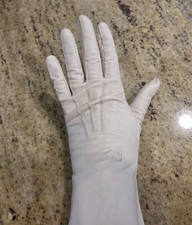 Vintage Womens Size S/M Off-White Soft Leather Formal 10" Long Gloves