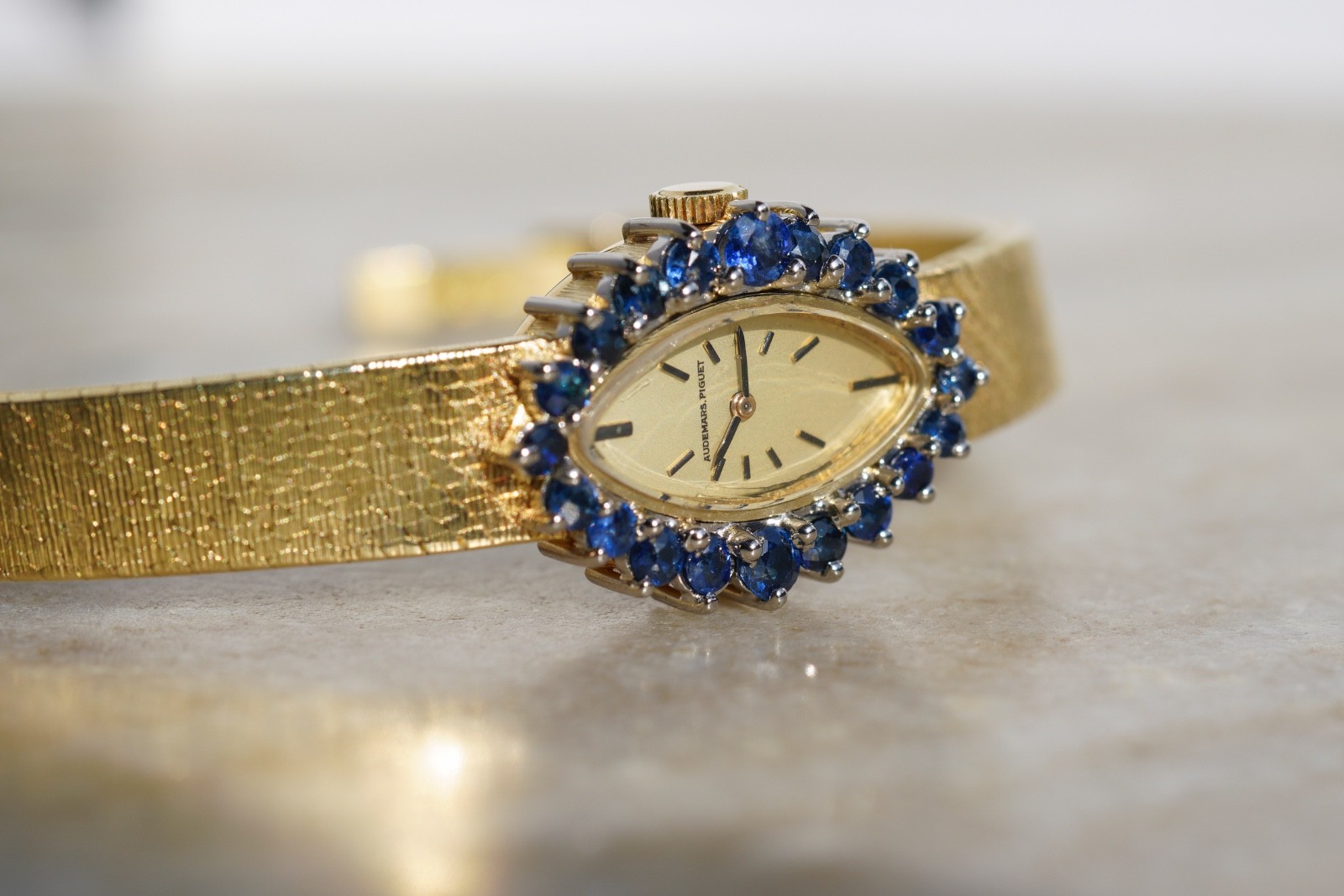 Audemars Piguet 17mm 18k YG Sapphire Manual Wind Vintage Ladies Watch 1960s RARE image 9