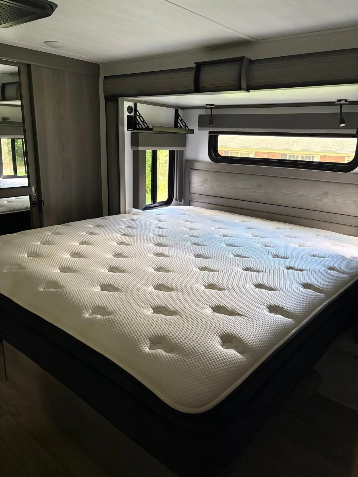 2022 Keystone Montana 5th Wheel RV - Currently Owned by Dog the Bounty Hunter