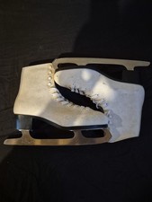 CCM Pirouette Figure Ice Skates Women's Skates, Size 10 White