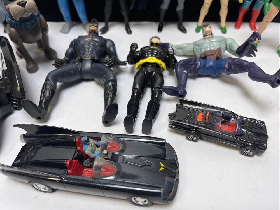 Lote de 16 Figuras de Acción Kenner Batman La Serie Animada Años 90 De Colección Foto 2 de 4