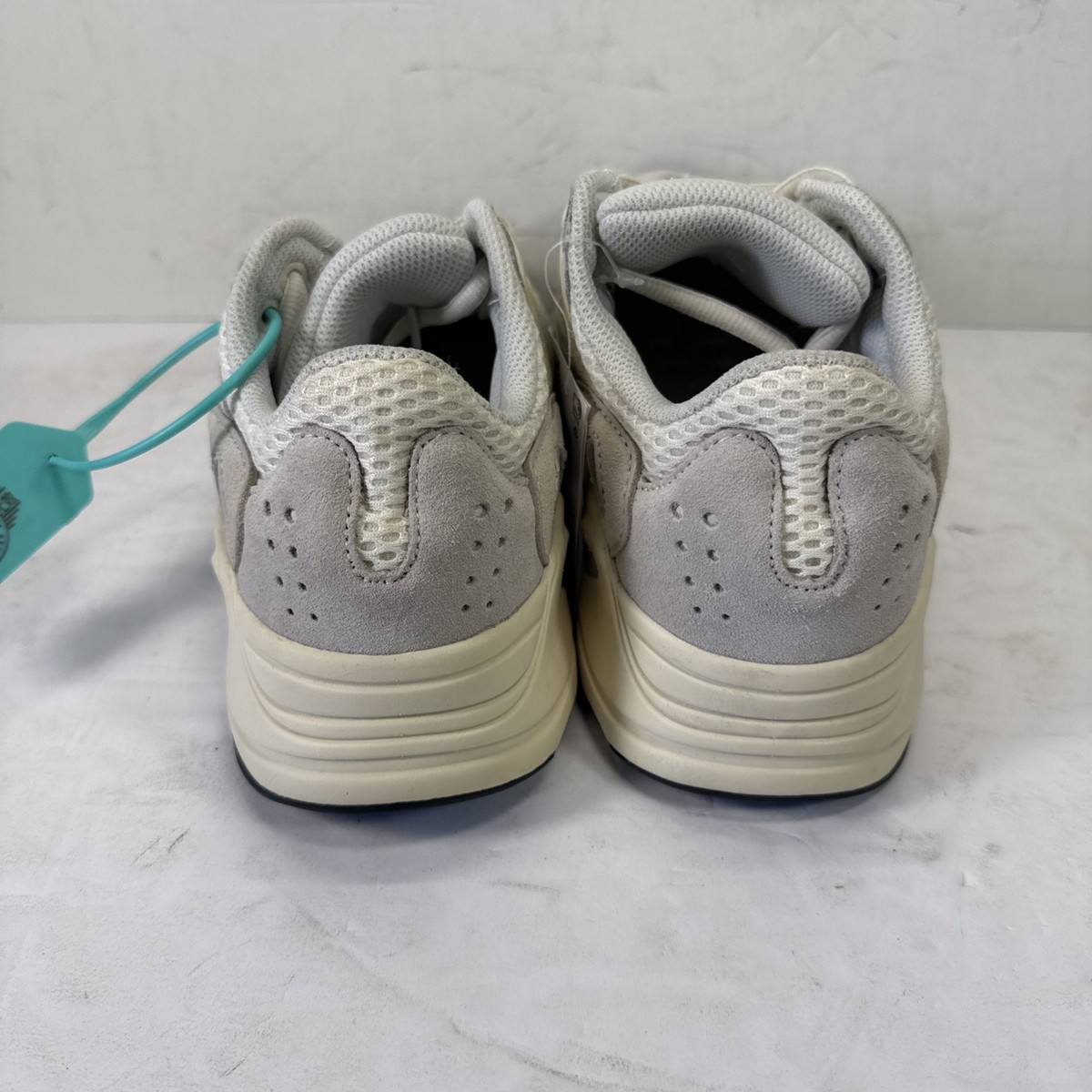 Yeezy Boost 700 Analog Analog / 6.5