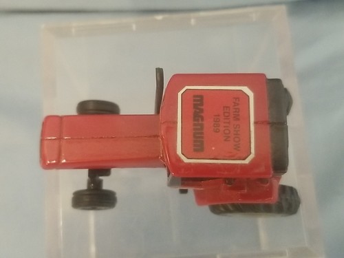 ERTL 1/64 Magnum Case International 7110 Farm Show Edition 1989 Tractor - Picture 5 of 5
