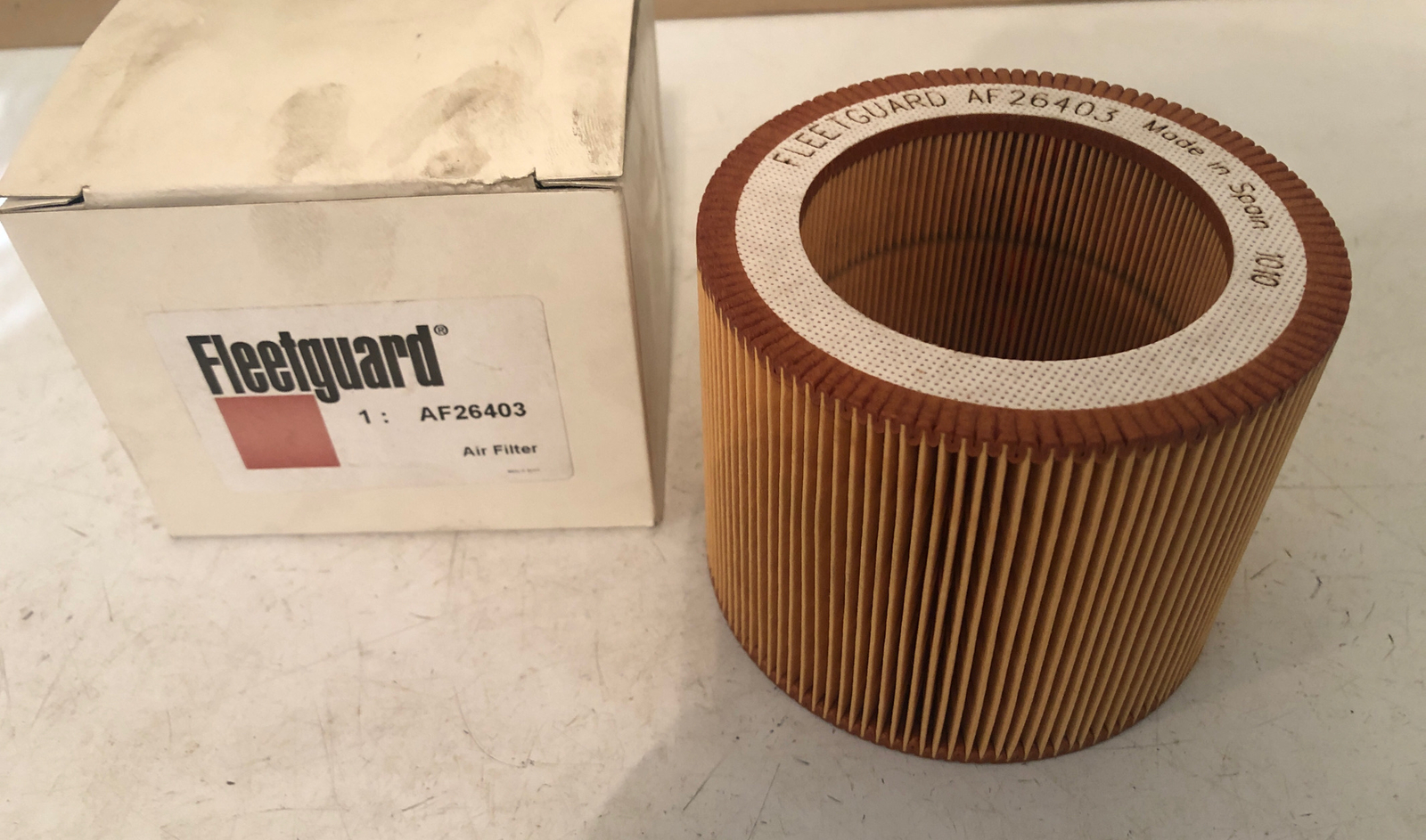 GENUINE FLEETGUARD AIR FILTER AF26403 OEM