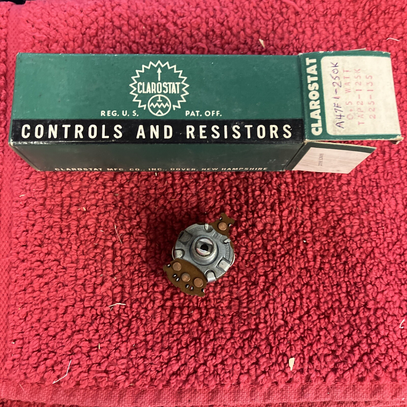 CLAROSTAT A47FL 250K OHM 0.5 WATT POTENTIOMETER NOS