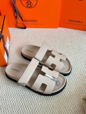Hermes Chypre Sandals Calfskin Beige Nude EU 38 NEW IN BOX Women Leather Slides