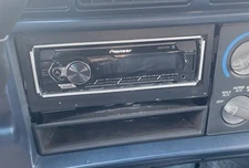 Pioneer MVH-S322BT Digital Media Receiver. Used With Harness.