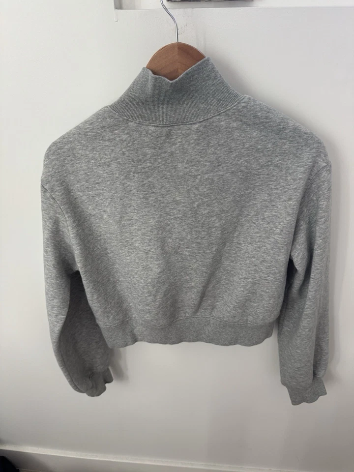 灰色短四分之一拉链运动衫 XS 码女式长袖套衫毛衣 — 第 3/4 张图片