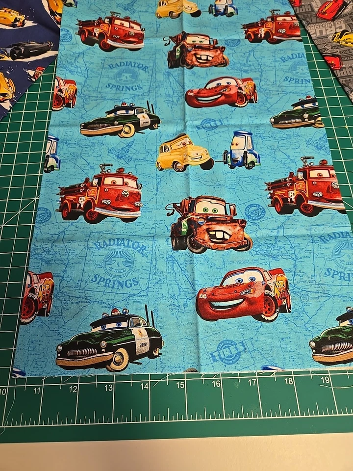 Paquete de 5 cuartos de grasa de tela de edredón de algodón Disney Pixar Cars resortes de radiador nuevo Foto 4 de 4