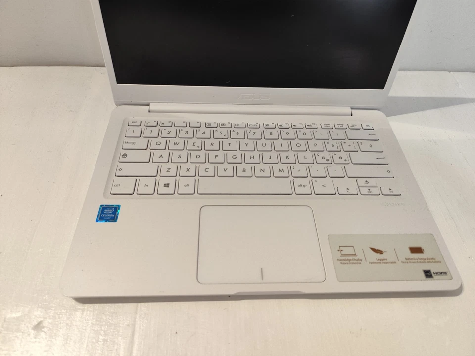 NOTEBOOK ASUS E406S INTEL CELERON N3050 4GB RAM 64GB HD WIN10 WEBCAM - Immagine 2 di 4