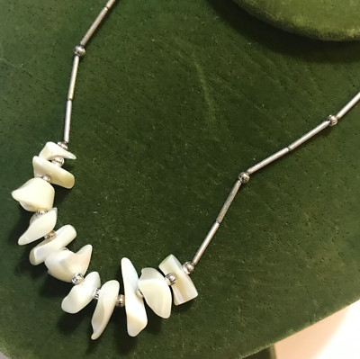 VINTAGE MRS ROPER GAUDY CHUNKY MOTHER OF PEARL 15.5'' NECKLACE