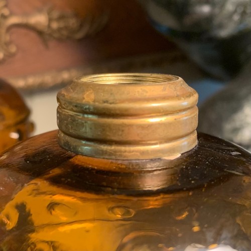 2 Vintage 11 1/2" Amber Clevenger Brothers Horn of Plenty or Comet Oil Lamps - Picture 6 of 17
