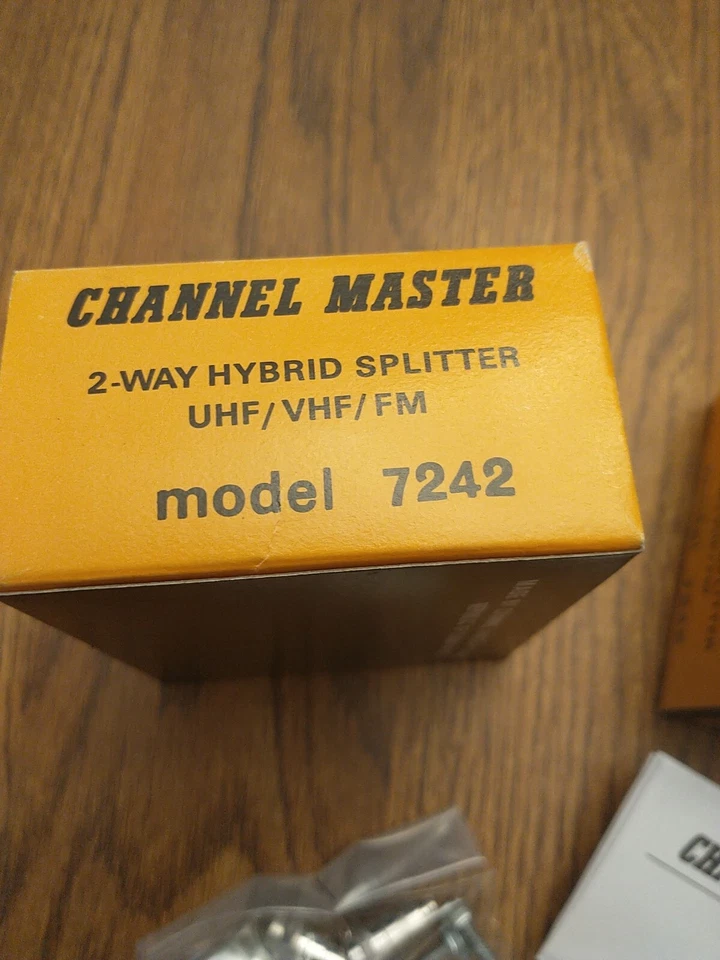 2 MATV Channel Master UHF VHF FM TV / 2-Way Hybrid Splitter Model 7242 NEW NIB - Image 3 of 4