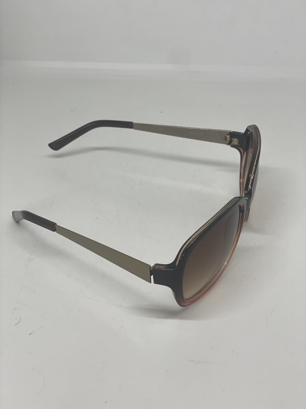 Dana Buchman Sunglasses - Gem display picture 2