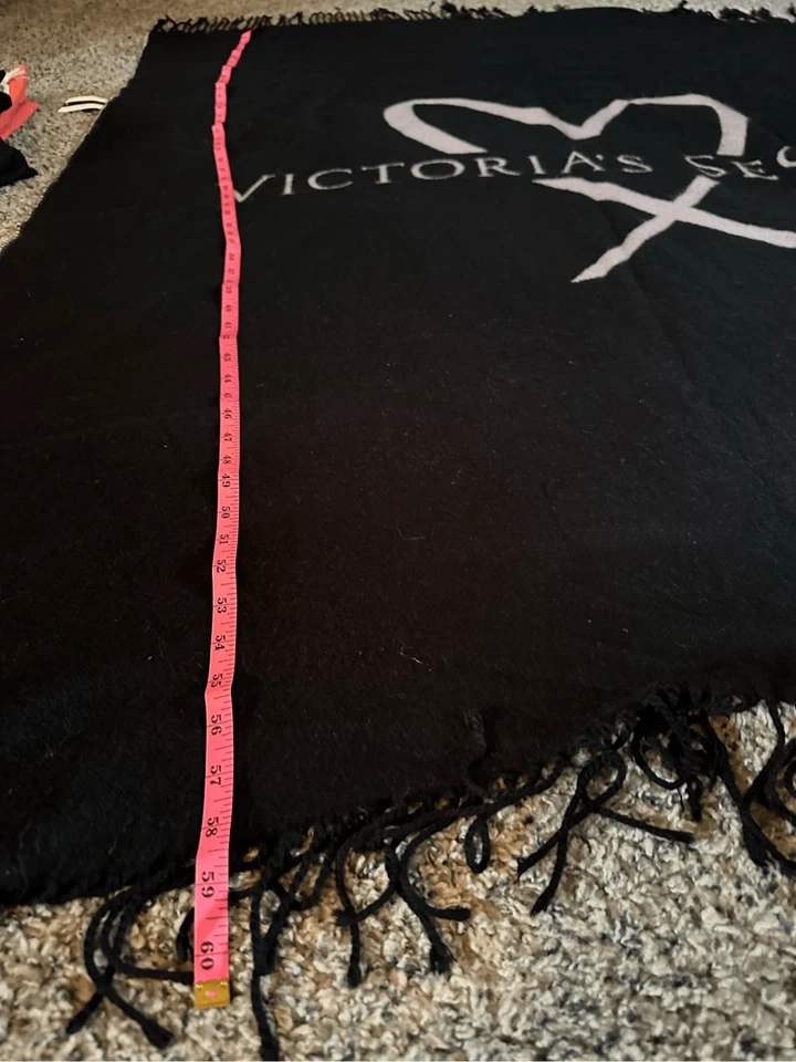 Victoria Secrets paquete, manta grande y zapatillas Foto 3 de 4